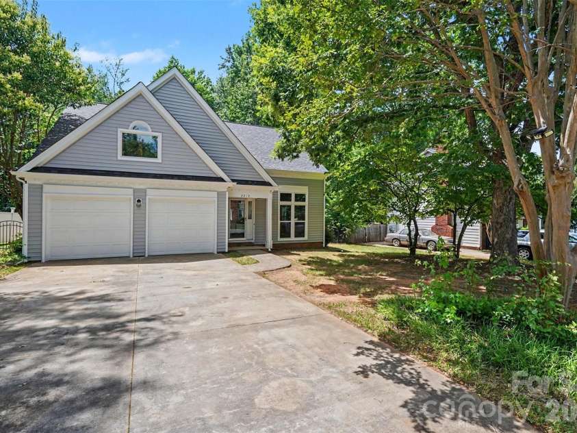 2213 Century Oaks Lane, Charlotte, NC 28262.  MLS# CAR4395441, YatesRealty ID 37068. 