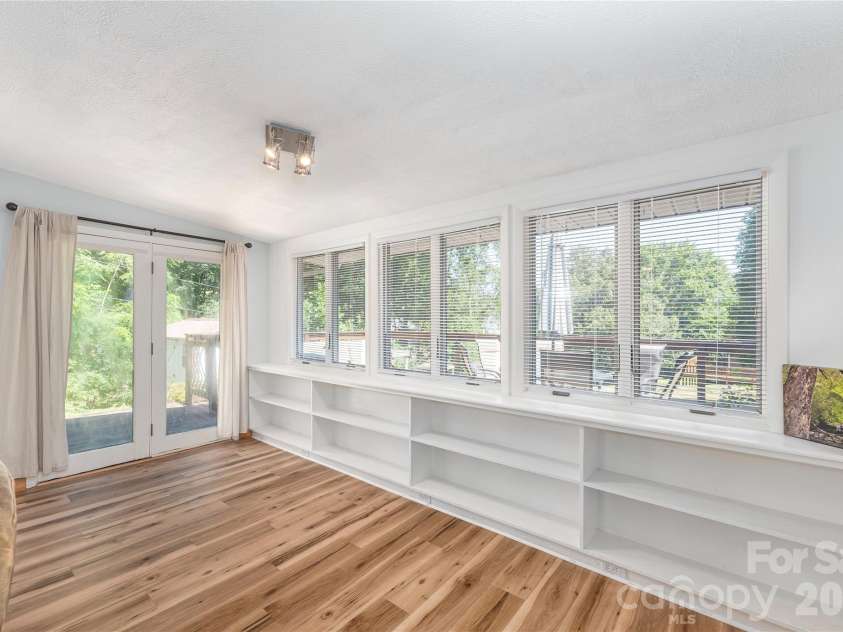 258 Camelot Drive, Clyde, NC 28721.  MLS# CAR4402373, YatesRealty ID 37069. 