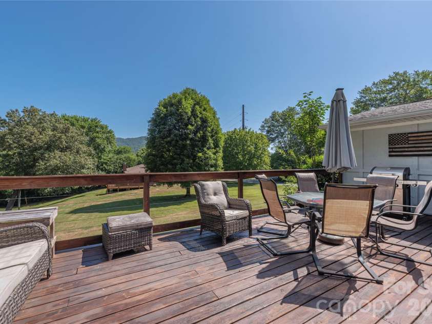 258 Camelot Drive, Clyde, NC 28721.  MLS# CAR4402373, YatesRealty ID 37069. 