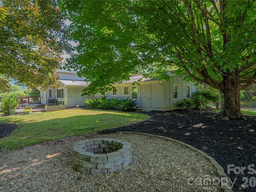 258 Camelot Drive, Clyde, NC 28721.  MLS# CAR4402373, YatesRealty ID 37069. 