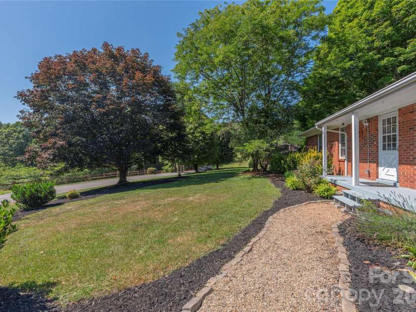 258 Camelot Drive, Clyde, NC 28721.  MLS# CAR4402373, YatesRealty ID 37069. 