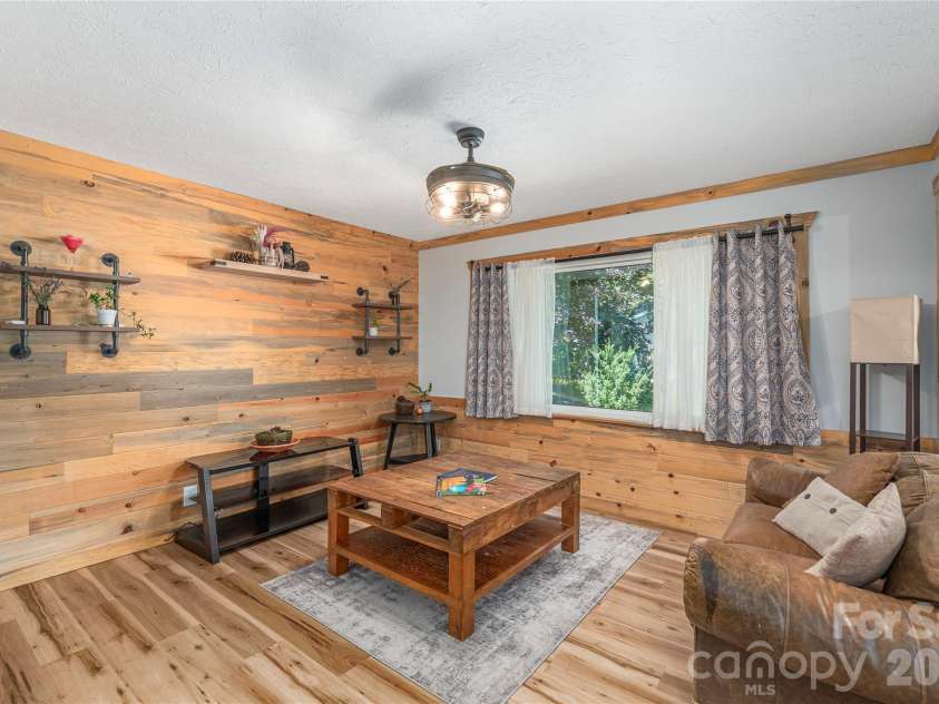 258 Camelot Drive, Clyde, NC 28721.  MLS# CAR4402373, YatesRealty ID 37069. 