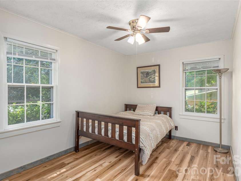 258 Camelot Drive, Clyde, NC 28721.  MLS# CAR4402373, YatesRealty ID 37069. 