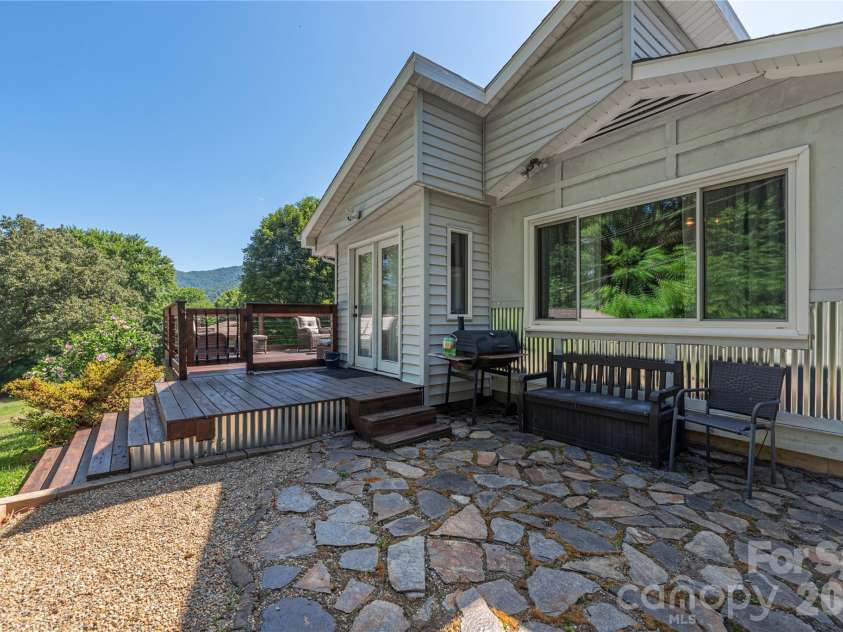 258 Camelot Drive, Clyde, NC 28721.  MLS# CAR4402373, YatesRealty ID 37069. 