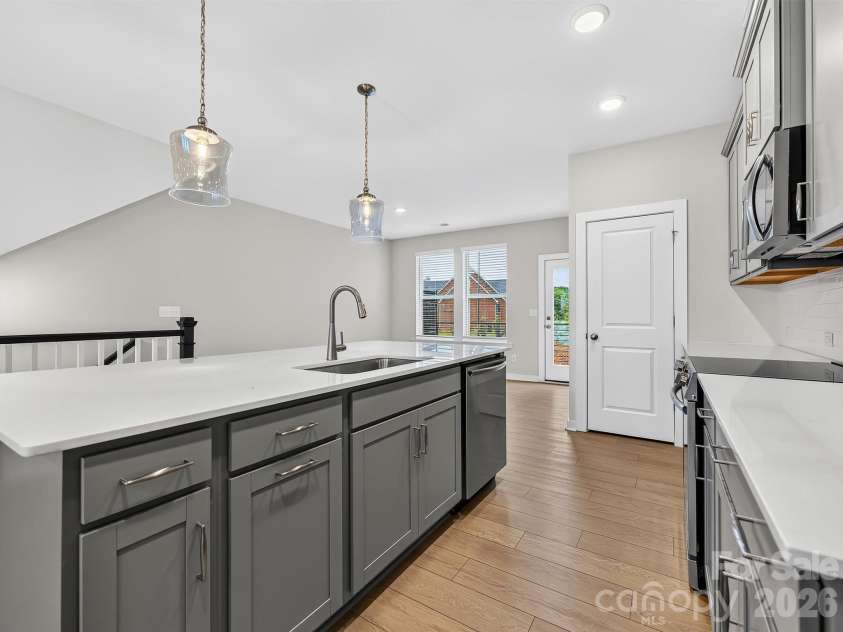 1136 Bismuth Lane, Charlotte, NC 28211.  MLS# CAR4356205, YatesRealty ID 3707. 