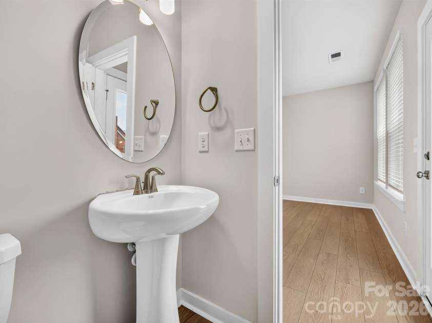 1136 Bismuth Lane, Charlotte, NC 28211.  MLS# CAR4356205, YatesRealty ID 3707. 