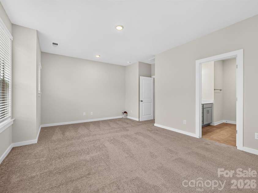 1136 Bismuth Lane, Charlotte, NC 28211.  MLS# CAR4356205, YatesRealty ID 3707. 