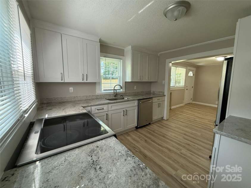 1555 Collinston Drive, Gastonia, NC 28052.  MLS# CAR4304198, YatesRealty ID 3707. 