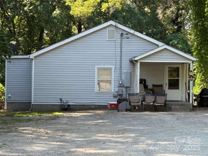 1555 Collinston Drive, Gastonia, NC 28052.  MLS# CAR4304198, YatesRealty ID 3707. 