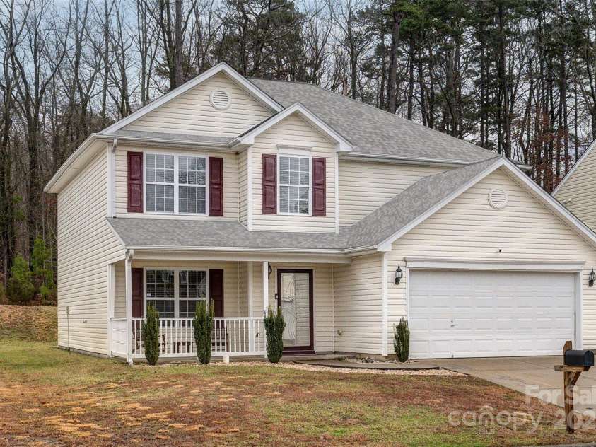 3005 Woodbluff Drive, Greensboro, NC 27406.  MLS# CAR4224024, YatesRealty ID 3707. 