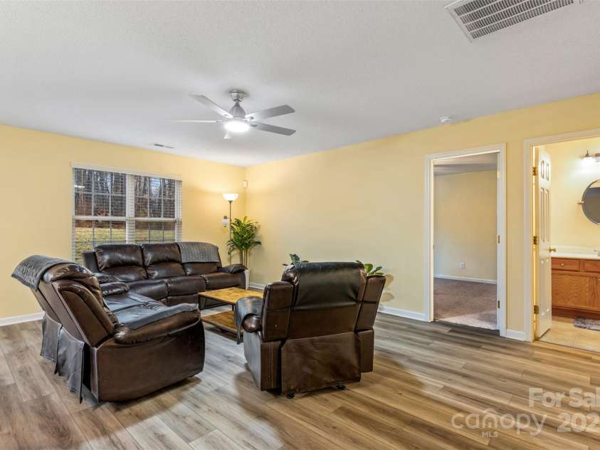 3005 Woodbluff Drive, Greensboro, NC 27406.  MLS# CAR4224024, YatesRealty ID 3707. 