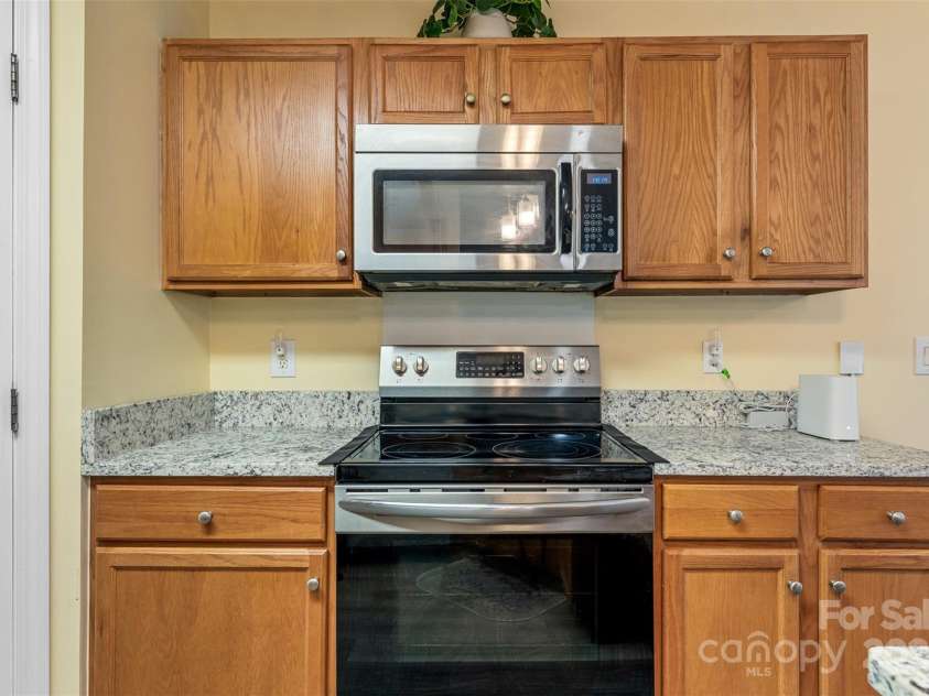 3005 Woodbluff Drive, Greensboro, NC 27406.  MLS# CAR4224024, YatesRealty ID 3707. 