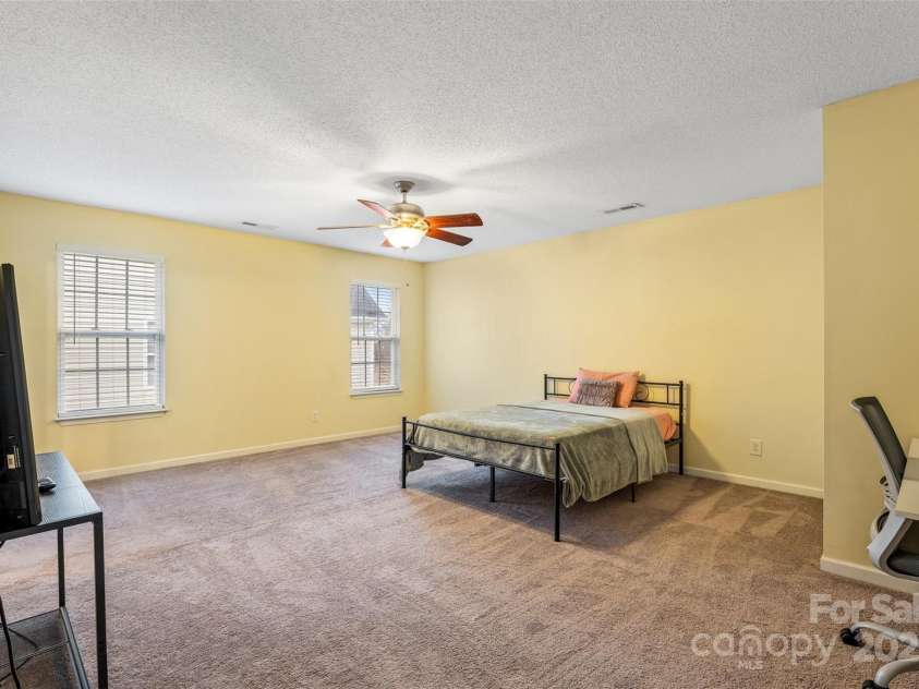 3005 Woodbluff Drive, Greensboro, NC 27406.  MLS# CAR4224024, YatesRealty ID 3707. Second level primary bedroom