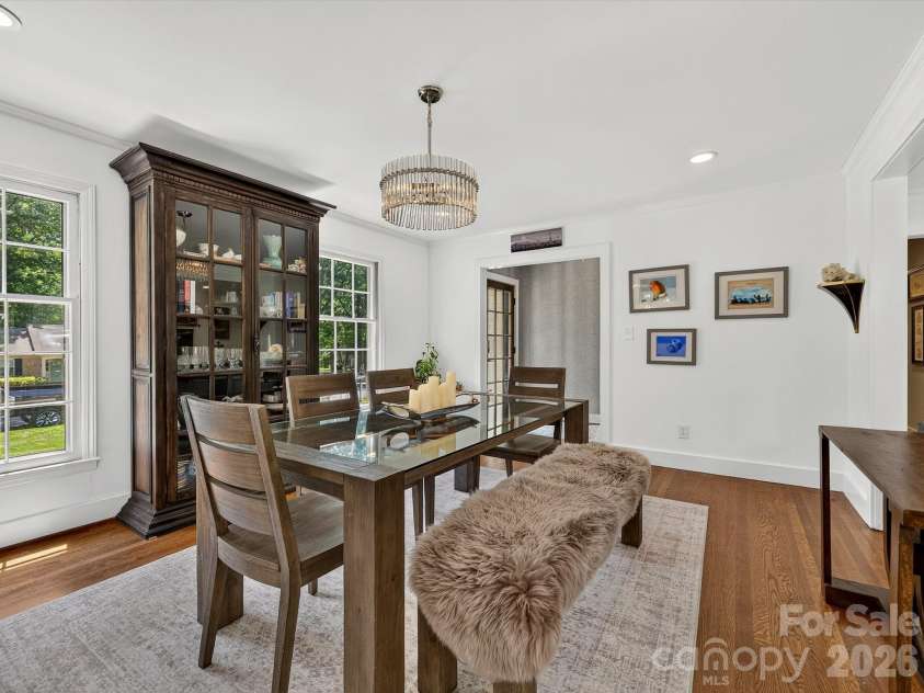 1401 Worcaster Place, Charlotte, NC 28211.  MLS# CAR4399075, YatesRealty ID 37070. Dining room