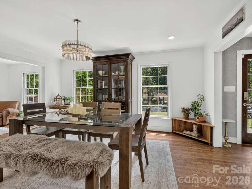 1401 Worcaster Place, Charlotte, NC 28211.  MLS# CAR4399075, YatesRealty ID 37070. Dining room