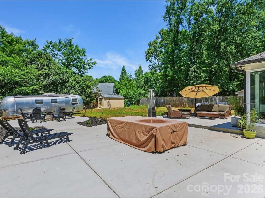1401 Worcaster Place, Charlotte, NC 28211.  MLS# CAR4399075, YatesRealty ID 37070. Patio