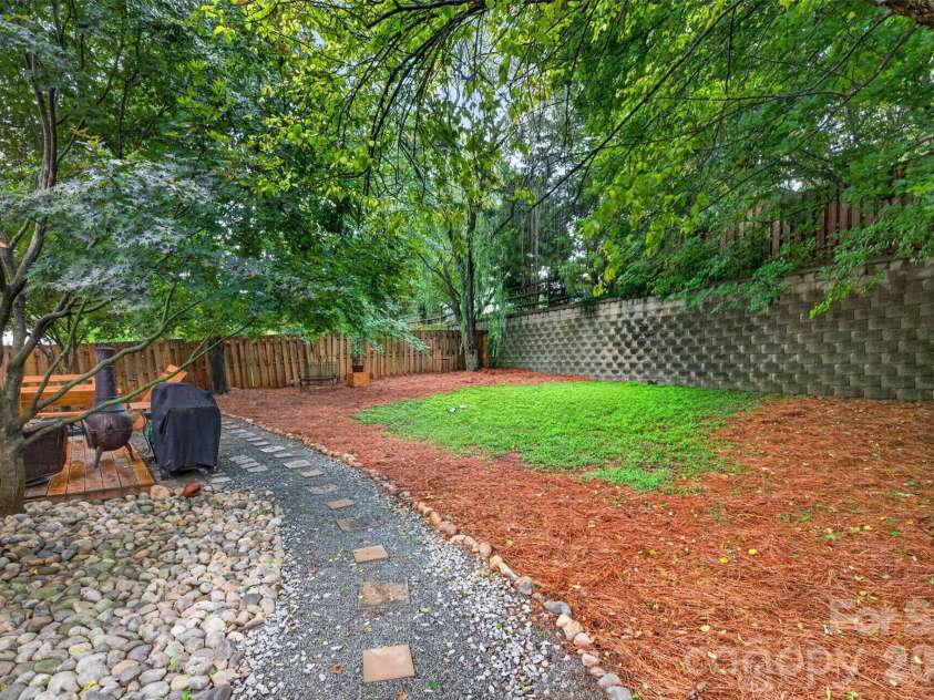 6534 Colonial Garden Drive, Huntersville, NC 28078.  MLS# CAR4399062, YatesRealty ID 37071. 