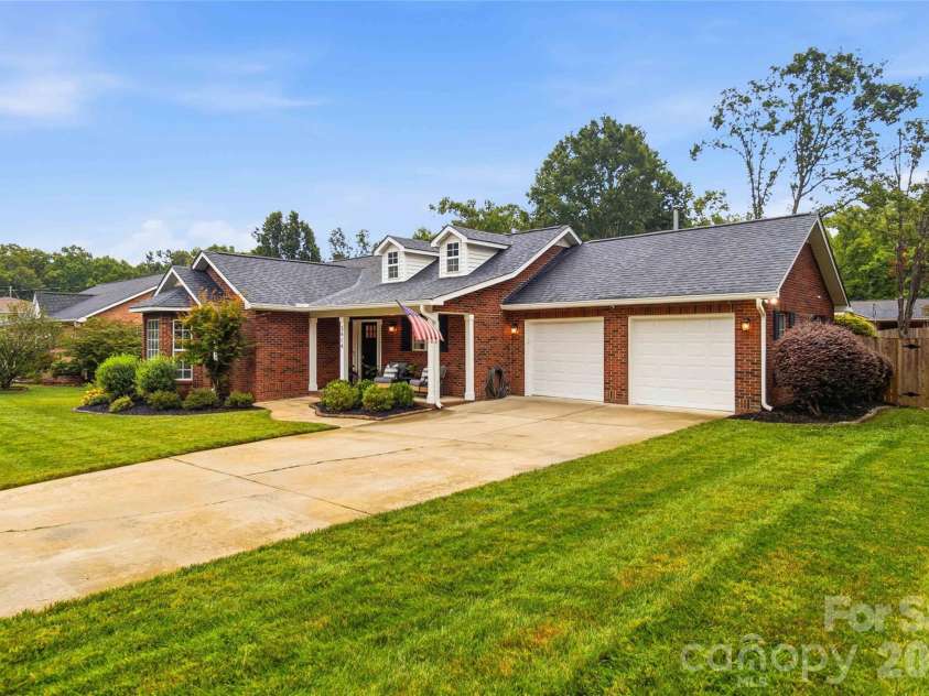 3414 Romany Drive, Monroe, NC 28110.  MLS# CAR4403482, YatesRealty ID 37072. 