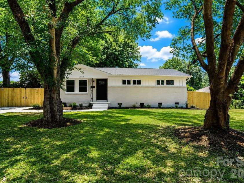 2513 Westgrove Drive, Charlotte, NC 28208.  MLS# CAR4400405, YatesRealty ID 37074. 