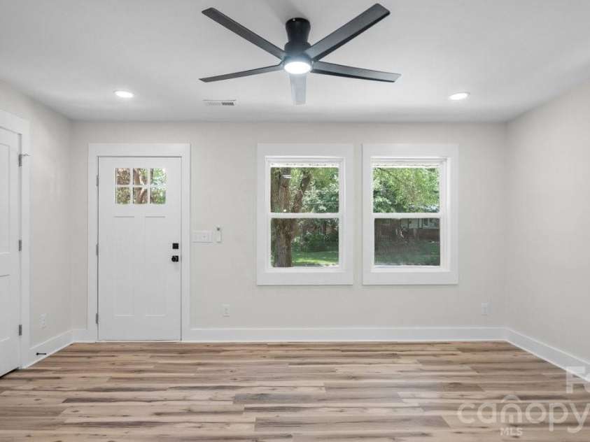 2513 Westgrove Drive, Charlotte, NC 28208.  MLS# CAR4400405, YatesRealty ID 37074. 
