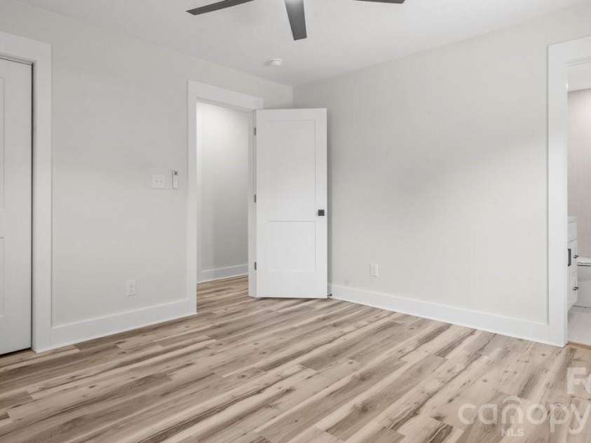 2513 Westgrove Drive, Charlotte, NC 28208.  MLS# CAR4400405, YatesRealty ID 37074. 