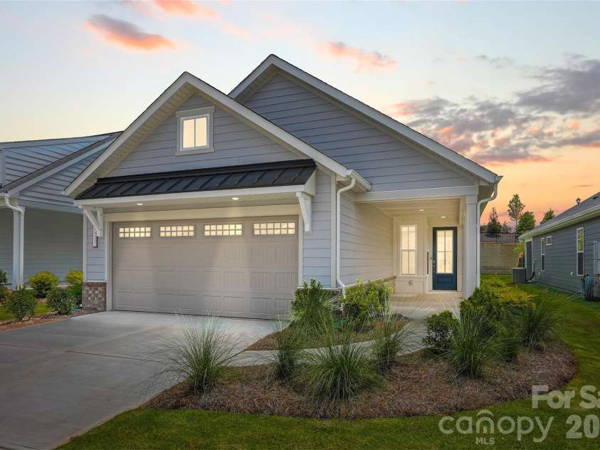 2637 Headwind Court, Belmont, NC 28012.  MLS# CAR4403051, YatesRealty ID 37075. Welcome home!
