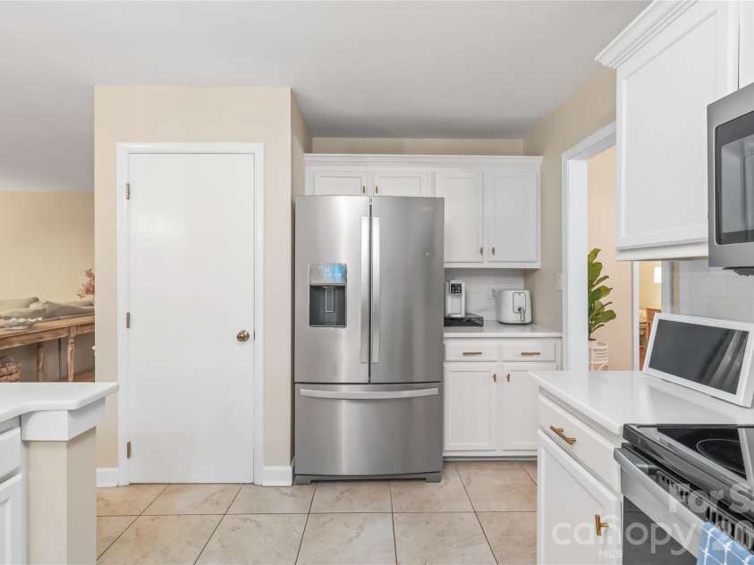 8711 Houston Ridge Road, Charlotte, NC 28277.  MLS# CAR4402954, YatesRealty ID 37077. 