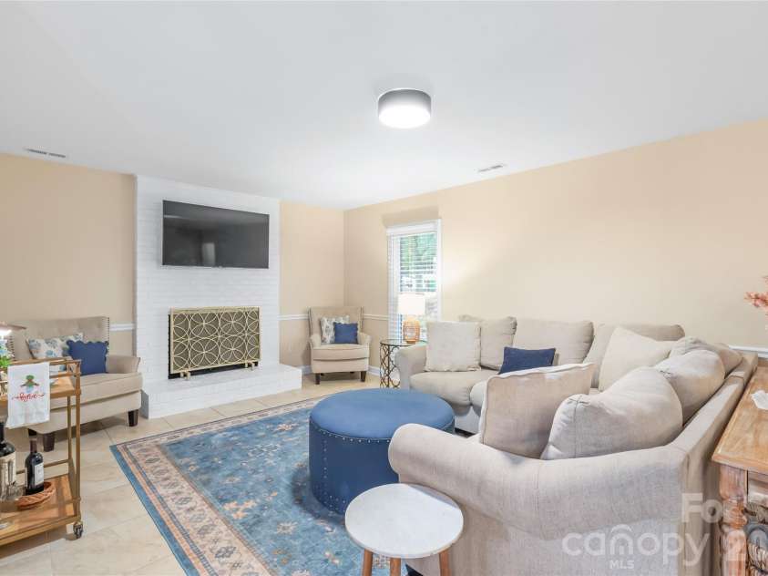8711 Houston Ridge Road, Charlotte, NC 28277.  MLS# CAR4402954, YatesRealty ID 37077. 
