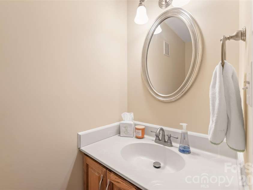 8711 Houston Ridge Road, Charlotte, NC 28277.  MLS# CAR4402954, YatesRealty ID 37077. 