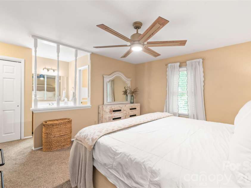 8711 Houston Ridge Road, Charlotte, NC 28277.  MLS# CAR4402954, YatesRealty ID 37077. 