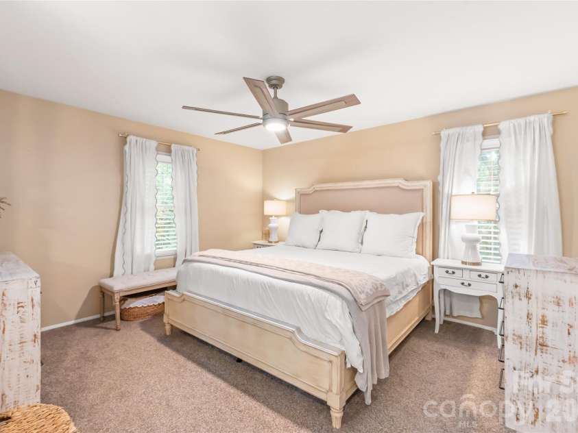 8711 Houston Ridge Road, Charlotte, NC 28277.  MLS# CAR4402954, YatesRealty ID 37077. 