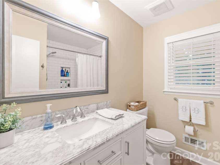 8711 Houston Ridge Road, Charlotte, NC 28277.  MLS# CAR4402954, YatesRealty ID 37077. 