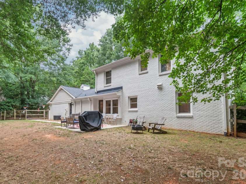 8711 Houston Ridge Road, Charlotte, NC 28277.  MLS# CAR4402954, YatesRealty ID 37077. 