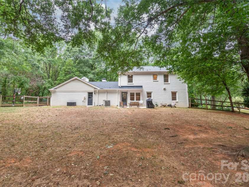 8711 Houston Ridge Road, Charlotte, NC 28277.  MLS# CAR4402954, YatesRealty ID 37077. 