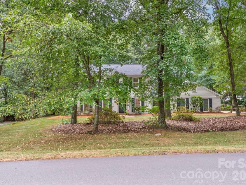 8711 Houston Ridge Road, Charlotte, NC 28277.  MLS# CAR4402954, YatesRealty ID 37077. 
