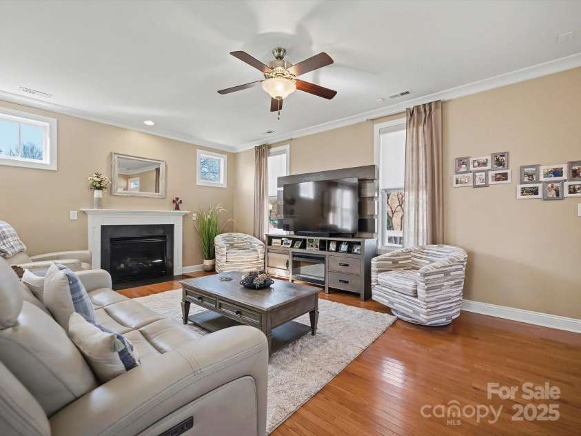 10020 Vanguard Parkway, Huntersville, NC 28078.  MLS# CAR4334178, YatesRealty ID 3708. 