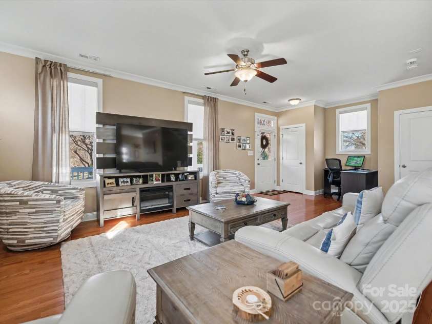 10020 Vanguard Parkway, Huntersville, NC 28078.  MLS# CAR4334178, YatesRealty ID 3708. 