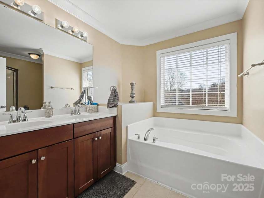 10020 Vanguard Parkway, Huntersville, NC 28078.  MLS# CAR4334178, YatesRealty ID 3708. 