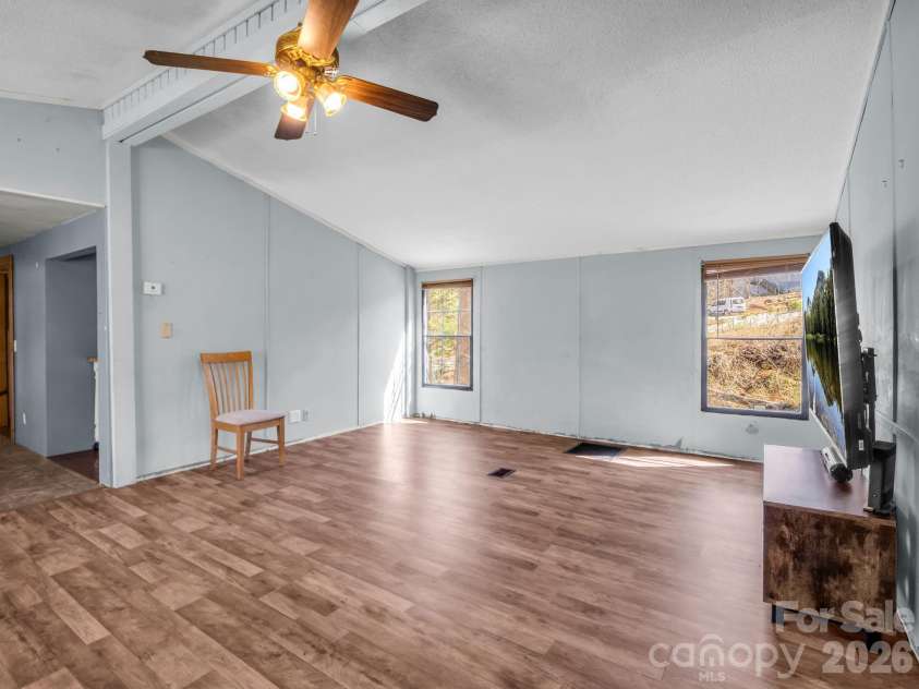 122 Hotel Hill Drive, Landrum, SC 29356.  MLS# CAR4356326, YatesRealty ID 3708. 
