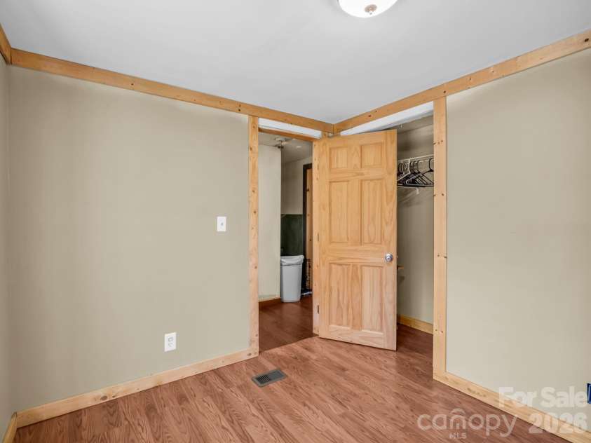 122 Hotel Hill Drive, Landrum, SC 29356.  MLS# CAR4356326, YatesRealty ID 3708. 