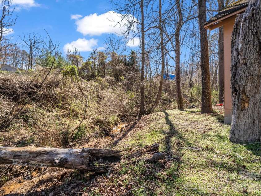 122 Hotel Hill Drive, Landrum, SC 29356.  MLS# CAR4356326, YatesRealty ID 3708. 