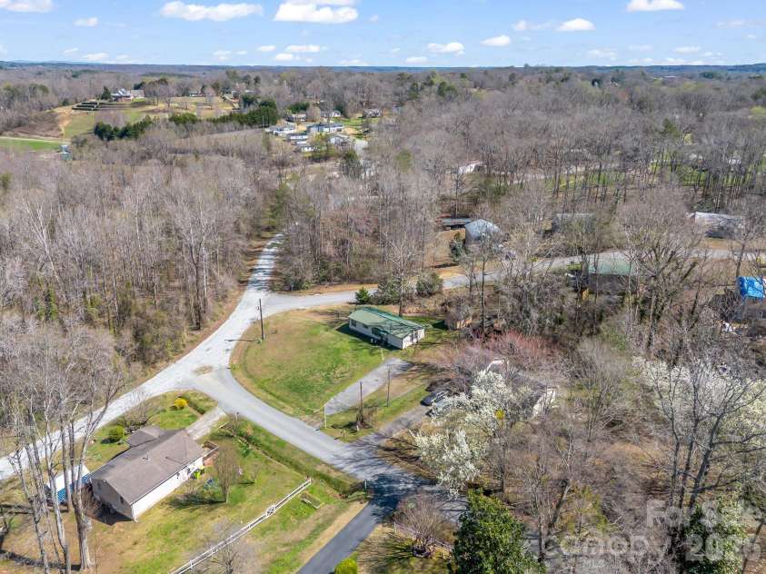 122 Hotel Hill Drive, Landrum, SC 29356.  MLS# CAR4356326, YatesRealty ID 3708. 