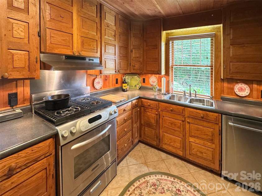 59 Warrior Road, Linville Falls, NC 28657.  MLS# CAR4399566, YatesRealty ID 37080. 