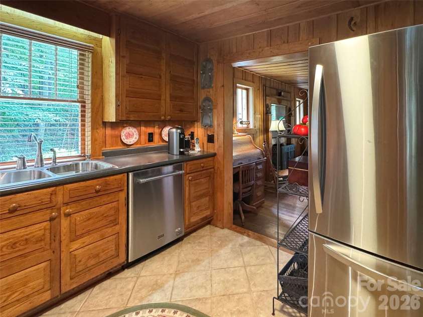 59 Warrior Road, Linville Falls, NC 28657.  MLS# CAR4399566, YatesRealty ID 37080. 