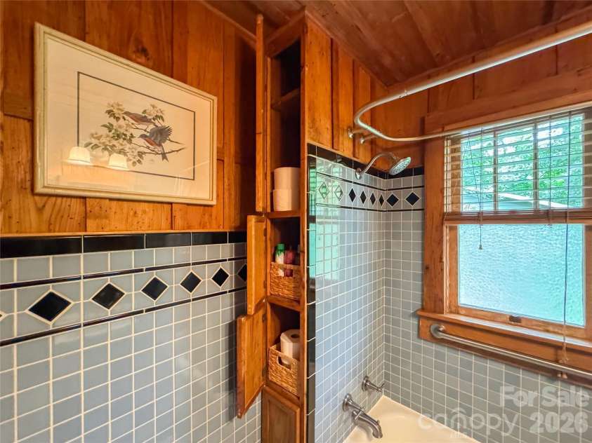 59 Warrior Road, Linville Falls, NC 28657.  MLS# CAR4399566, YatesRealty ID 37080. 