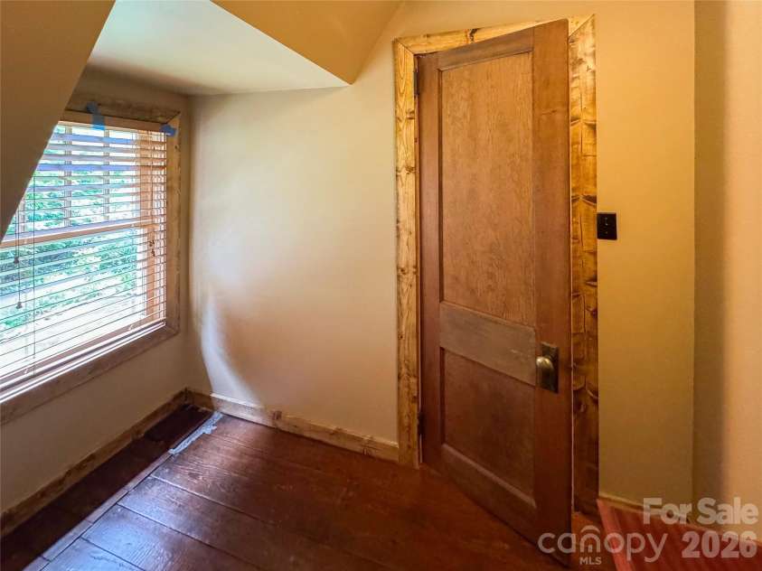 59 Warrior Road, Linville Falls, NC 28657.  MLS# CAR4399566, YatesRealty ID 37080. 