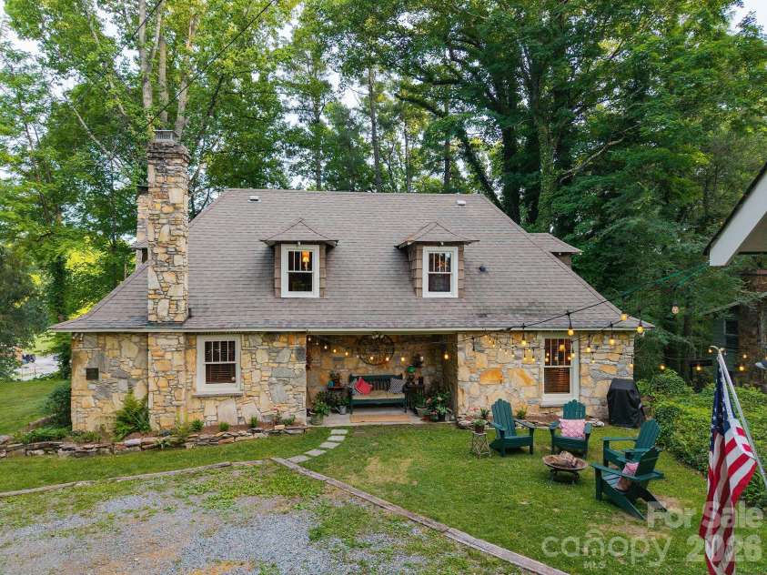 59 Warrior Road, Linville Falls, NC 28657.  MLS# CAR4399566, YatesRealty ID 37080. 
