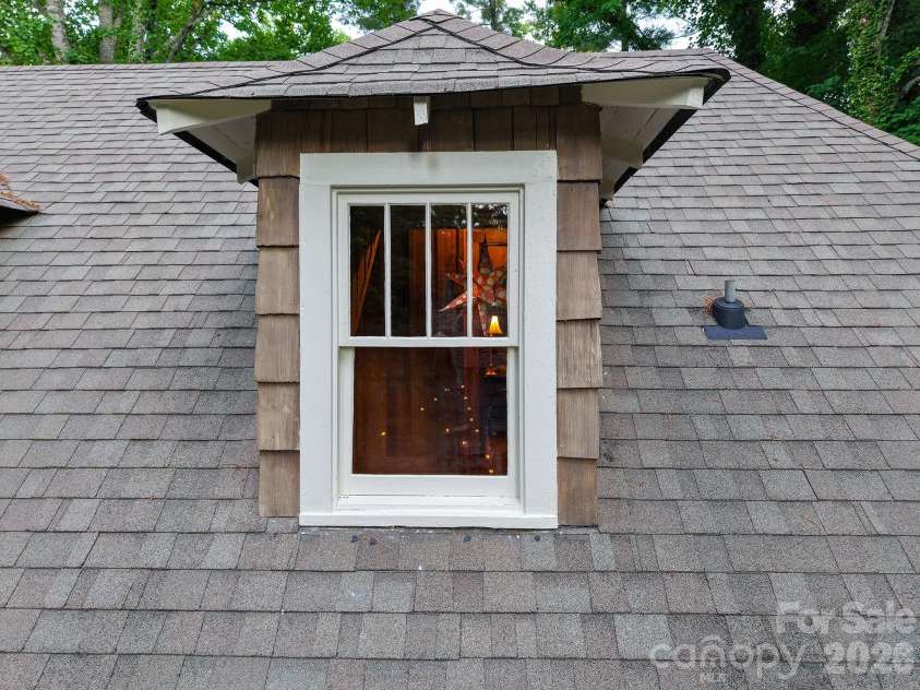 59 Warrior Road, Linville Falls, NC 28657.  MLS# CAR4399566, YatesRealty ID 37080. 