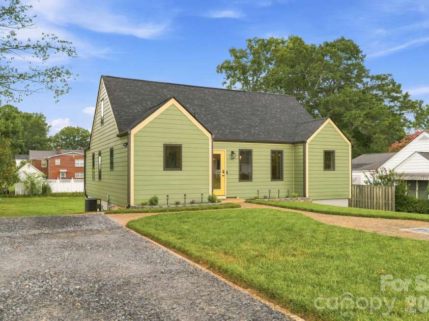 108 Lee Avenue, Bessemer City, NC 28016.  MLS# CAR4403355, YatesRealty ID 37081. 
