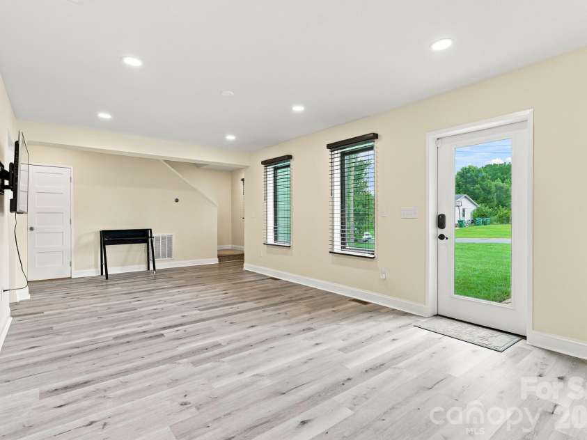 108 Lee Avenue, Bessemer City, NC 28016.  MLS# CAR4403355, YatesRealty ID 37081. 
